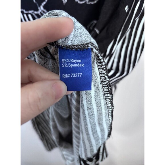 Apt 9 Black White Floral Print Flutter Sleeve Striped Shift Dress size medium - Picture 4 of 7